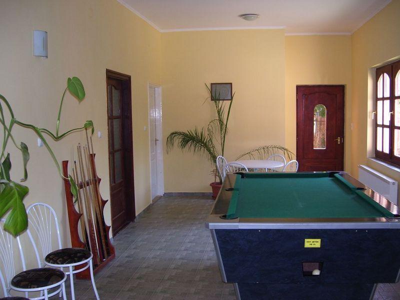 Hubertus Vendeghaz Hotel Parad Exterior photo